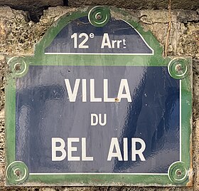 Voir la plaque.