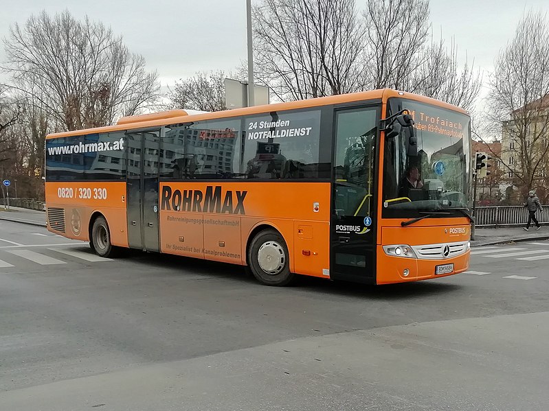 File:Postbus BD 14564 beim Andreas-Hofer-Platz.jpg