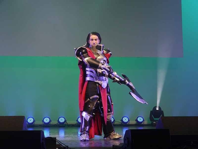 File:Présélections Françaises EuroCosplay - Nocturne - Mang'Azur 2014 - P1830127.jpg