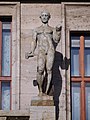 Praha - Staré Město, Mariánské náměstí 1, Městská knihovna - socha