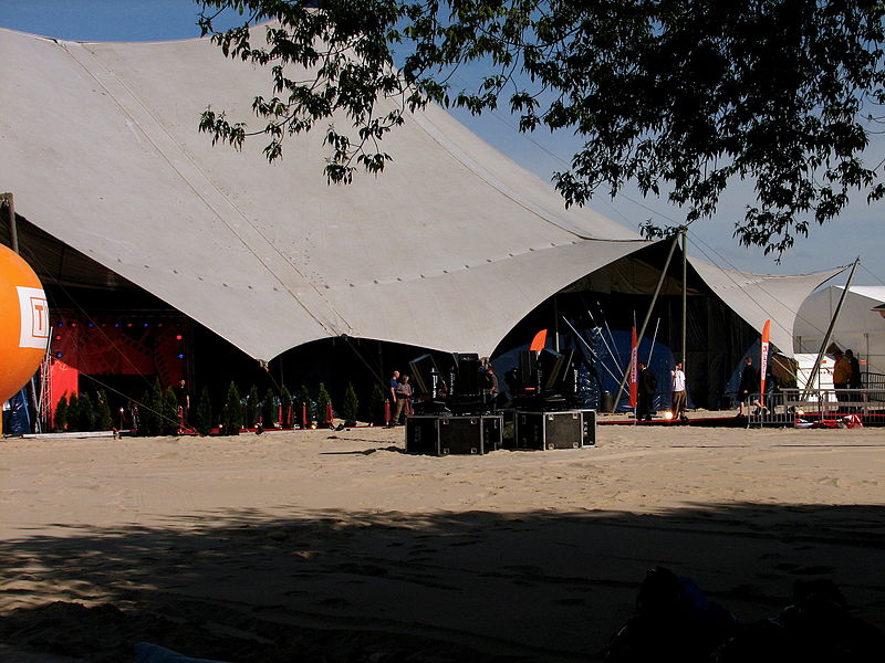 File:Preparing to closing gala of XXXV Polish Film Festival in Gdynia 2010 - 5.jpg