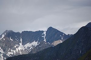 Reichenberger- and Rosenspitze (right) from above the Johannishütte