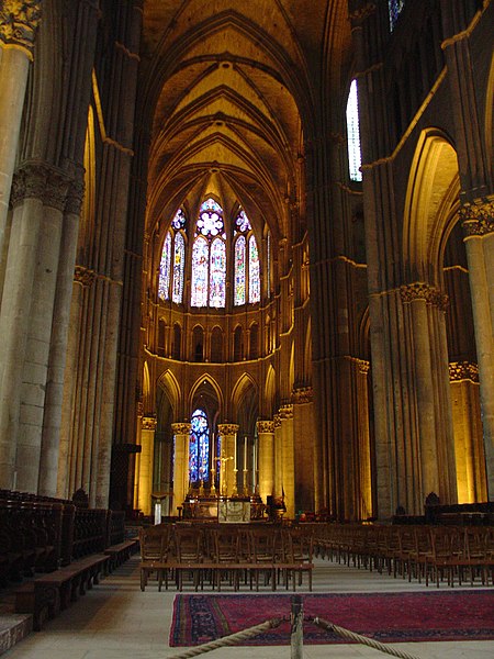 File:Reims kathedraal interieur.jpg