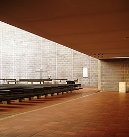 Ruusuvuori Tapiola Church interior.jpg