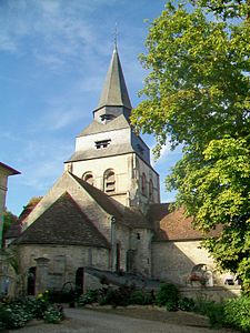 Saint-Clair-sur-Epte (95), église Notre-Dame, place Rollon 02.jpg