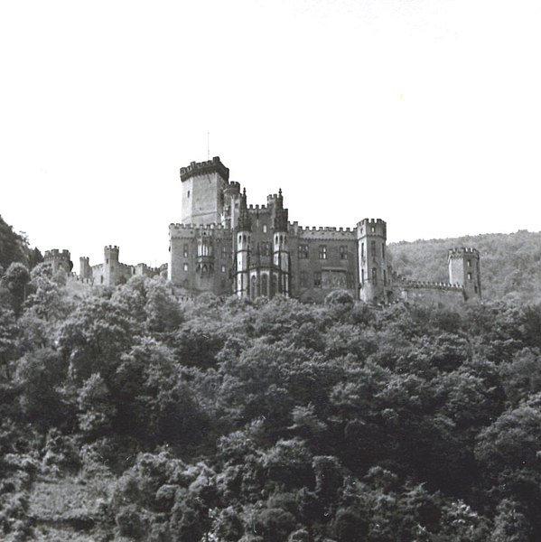 File:Schloss Stolzenfels, 1938 (cropped to square).jpg