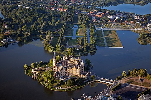 Schweriner Schloss Aerial View (7788102134)