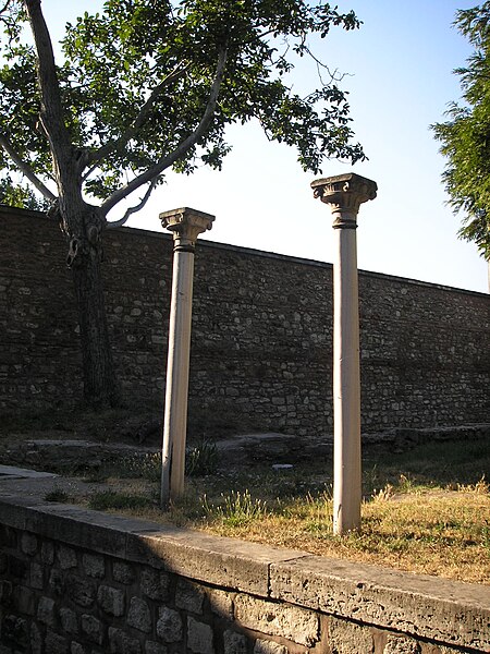 File:Second Court Topkapi 2007 82.JPG