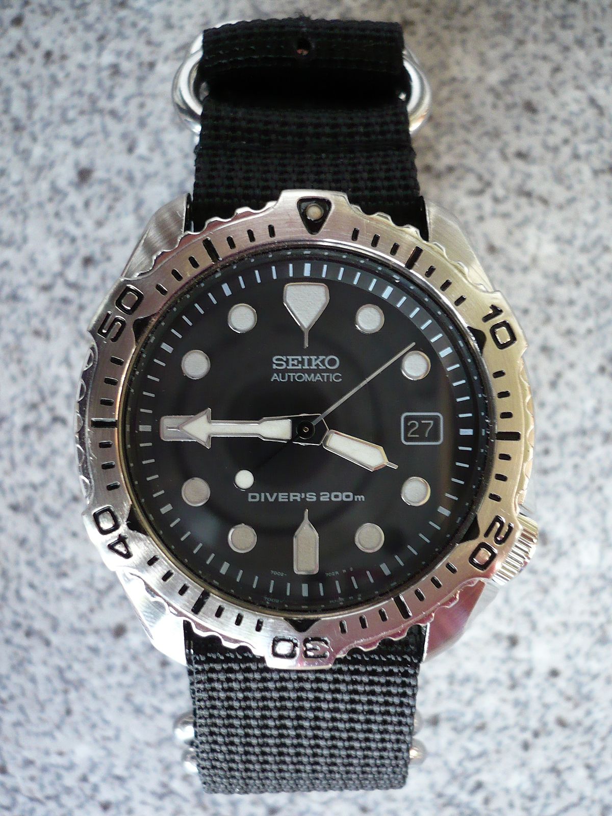 File:Seiko 7002-7020 Diver's 200 m on a 4-ring NATO style strap.JPG -  Wikipedia