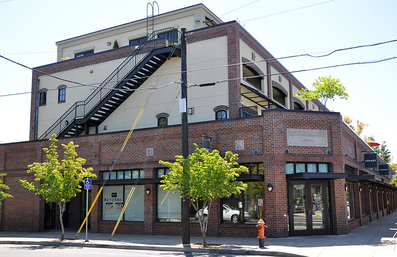 File:Sellwood-Moreland Library in Portland.jpg