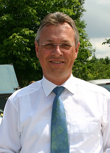 File:Siegfried Schneider-01-180.JPG