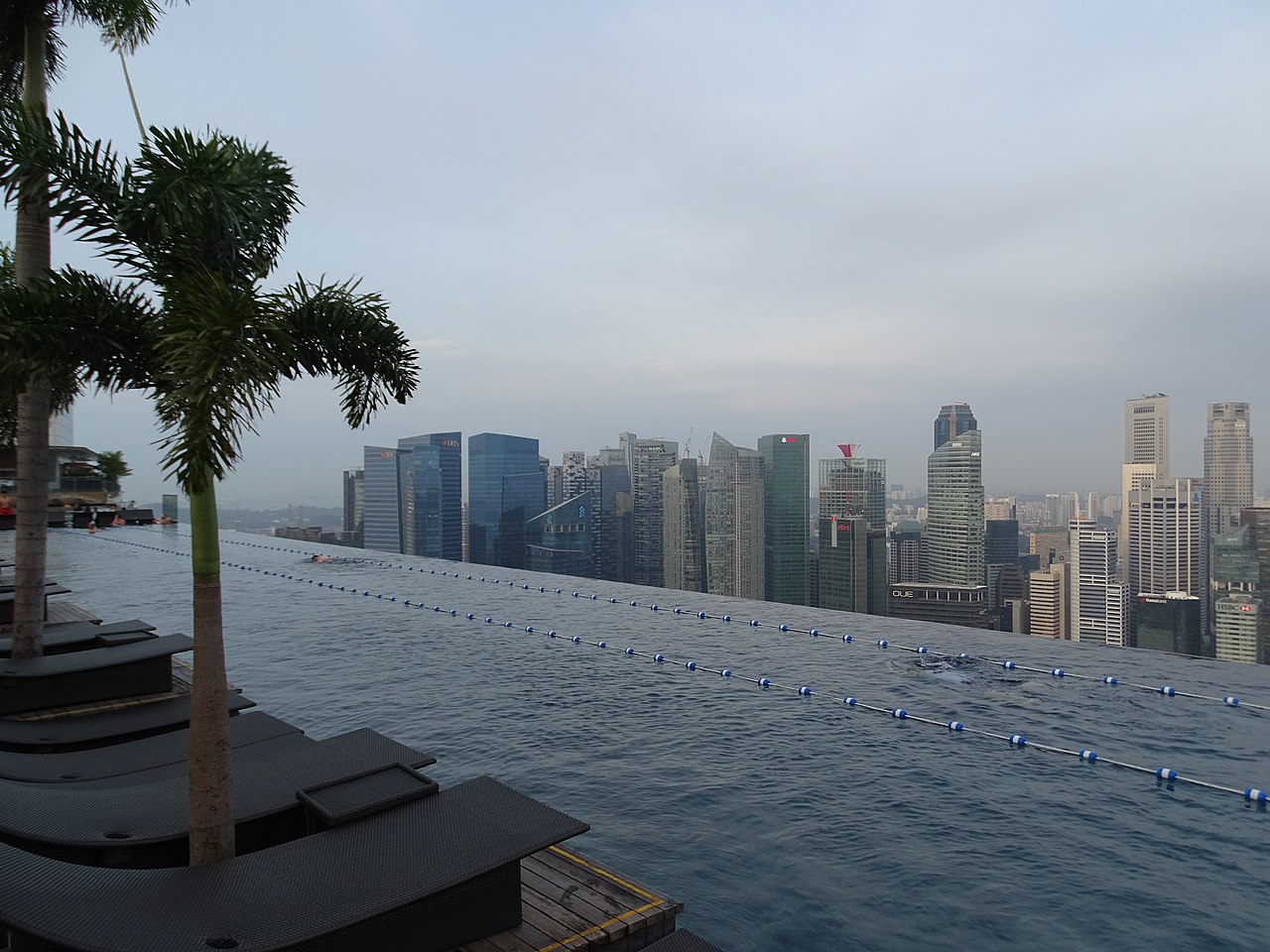 File:Marina Bay Sands and illuminated polyhedral building Louis Vuitton  over the water at blue hour with pink clouds in Singapore.jpg - Wikimedia  Commons