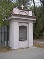 Niche chapel