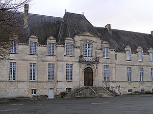 Façade sur la cour Ouest.