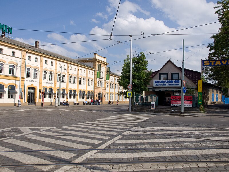 File:TT Anděl – Hlubočepy, Na Knížecí, křižovatka.jpg