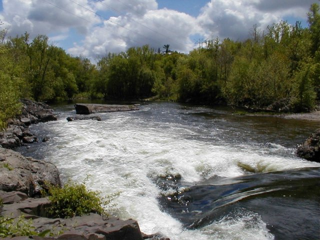 Looking downstream on the Farmington River in Simsbury, Connecticut