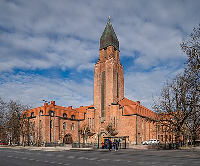 Kuidas ühistranspordiga sihtpunkti Tartu Pauluse Kirik jõuda - kohast