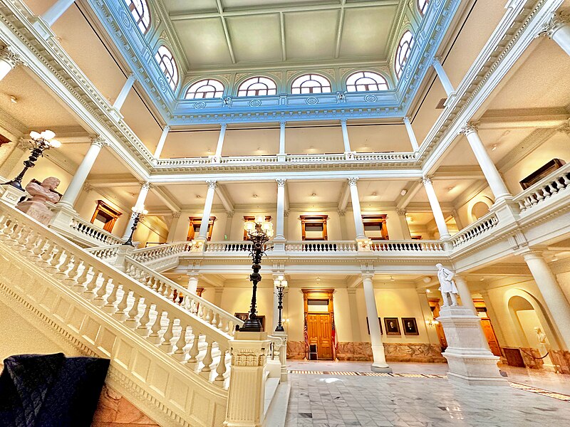File:The Georgia State Capitol atrium as seen from the second floor.jpg