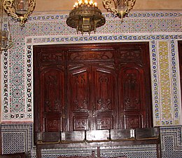 ארון הקודש בבית הכנסת אבן דנאן
