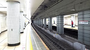 Toei-subway-A19-Honjo-azumabashi-station-platform-20191201-111159.jpg
