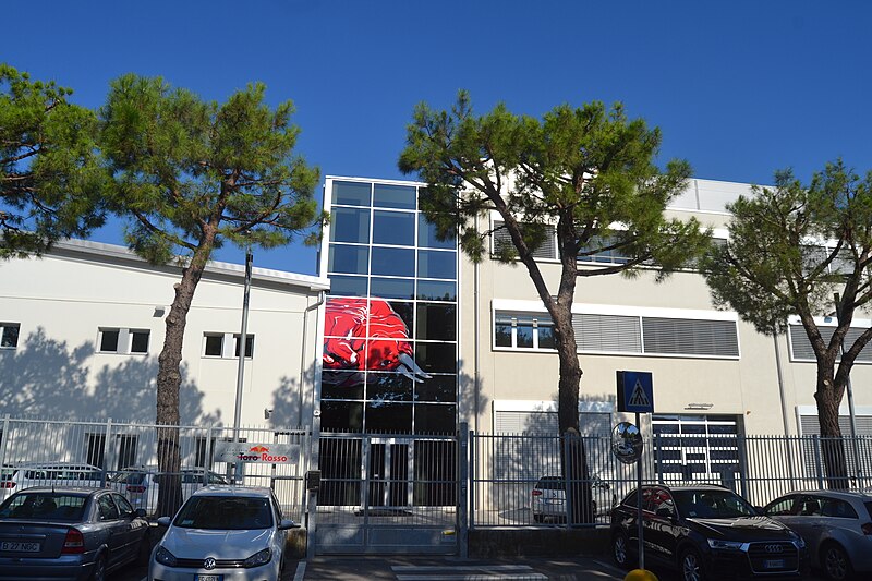 File:Toro-Rosso-HQ1.jpg