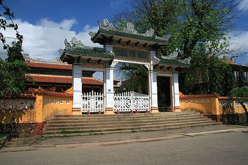 File:Tu Dam Pagoda.jpg