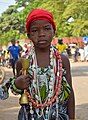 Une fille initiée au vodun atchinan au Bénin 01