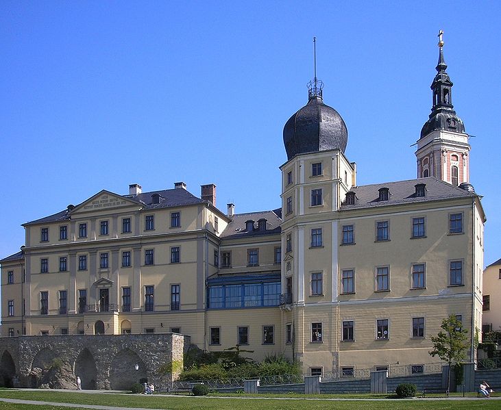 File:Unteres Schloss Greiz.JPG