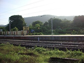 Vandalur-Railway-Station.jpg
