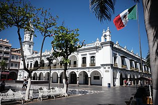 Rathaus und Stadtplatz