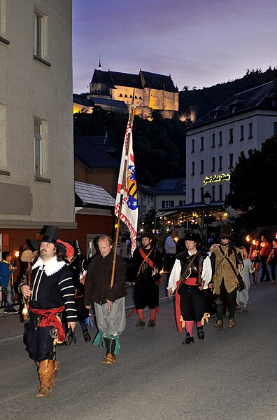 File:Vianden, Fiesta Nacional 12.jpg