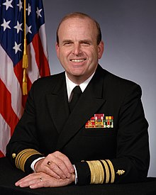 Müdür Yardımcısı Donald F. Hagen, USN (2) .jpg