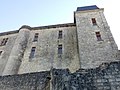 Français : Rempart sud-ouest et château de Villebois-Lavalette, Charente, France