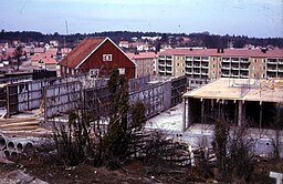 Fotografi från 1960 föreställande bygget av Volontärbacken och Knektabacken i Ronneby. Foto ur Blekinge museums arkiv.