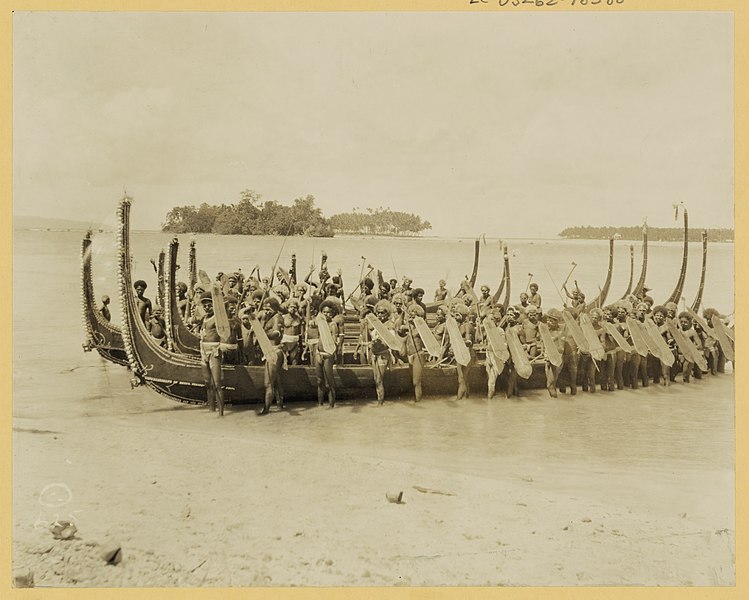 File:War canoe, Vella Lavella LCCN89715911.jpg