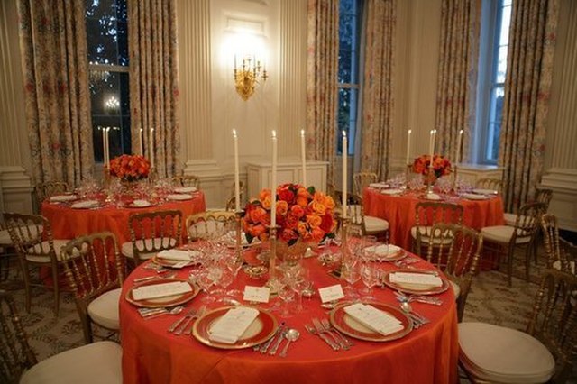 A White House table set in 2005 with the Reagan china from the 1980s