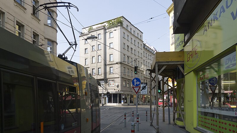 File:Wien Linie 05 07 Lerchenfelder Straße a.jpg