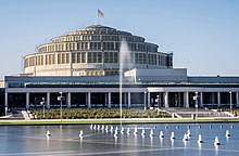 Centennial Hall in Wroclaw, Poland, 1911-13 (Max Berg). Early landmark of Expressionist architecture and UNESCO World Heritage Site. Wroclaw - Hala Stulecia z fontanna.jpg