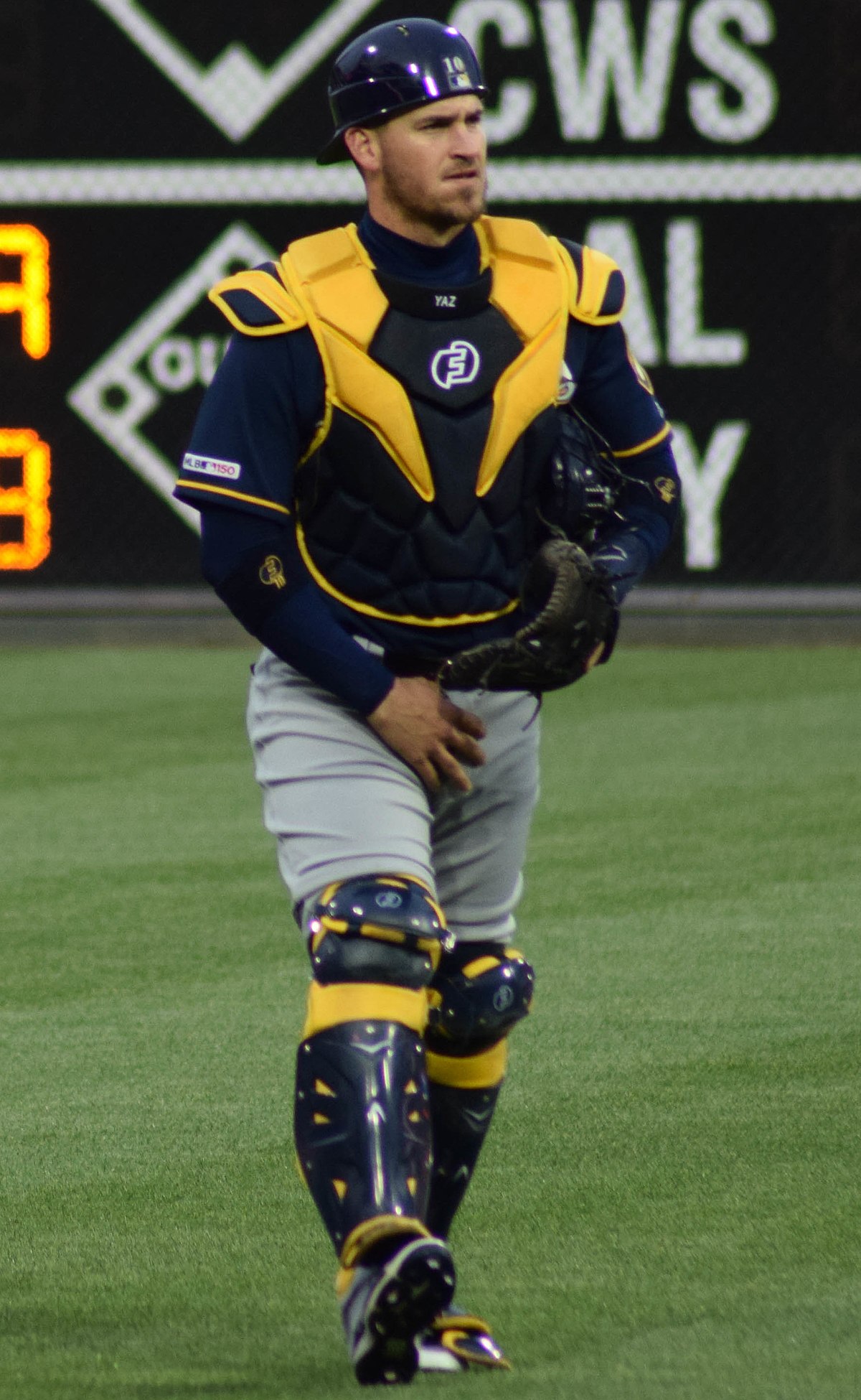 File:Yasmani Grandal (46983660785) (cropped).jpg - Wikimedia Commons