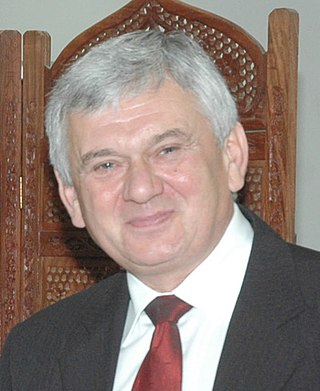 <span class="mw-page-title-main">Ľubomír Jahnátek</span> Slovak politician