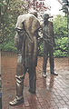 Auseinandersetzung (Skulptur) im Lammhof, Bronze (1979)