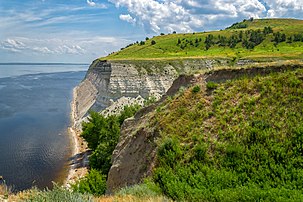 Rive de la Volga entre Saratov et Kamychine sur le rebord oriental du plateau de la Volga. (définition réelle 4 555 × 3 037)