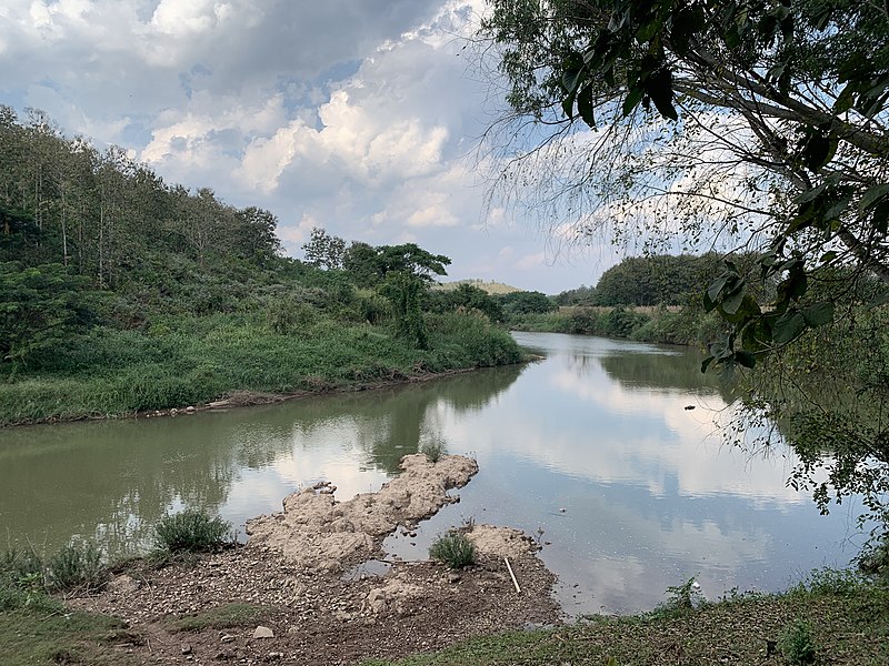 File:แก่งหลวง พะเยา Kaeng Luang, Phayao 09.jpg