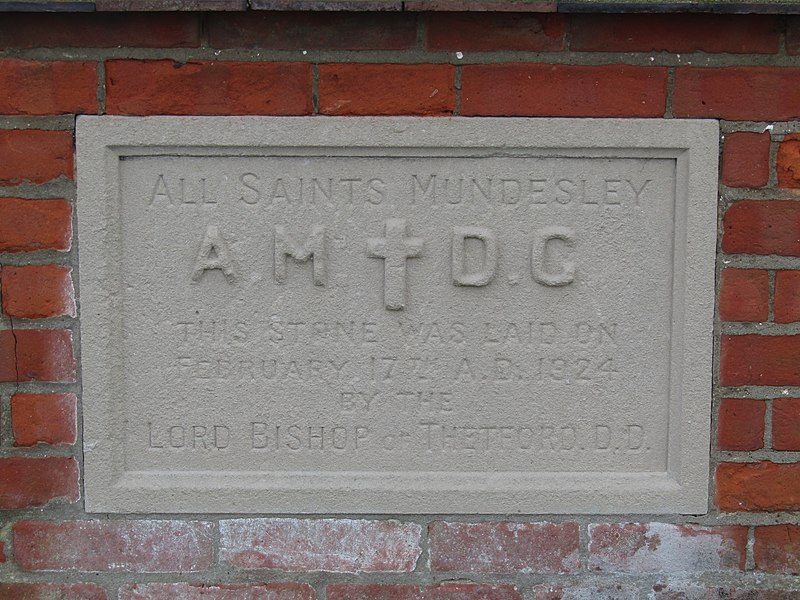 File:-2019-12-29 Plaque outside the Parish Hall, Cromer Road, Mundesley.JPG