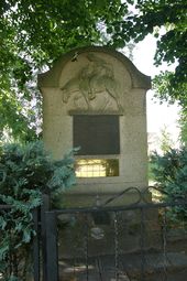 Kriegerdenkmal im Dorf Wandlitz, in den frühen 1920er Jahren von Hermann Hosaeus gestaltet