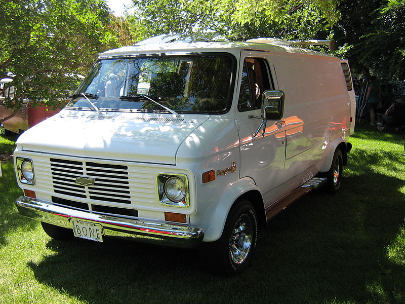 File:1977 Chevrolet Van (2675427145).jpg