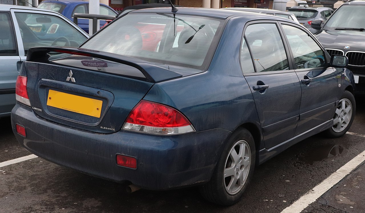 File2005 Mitsubishi Lancer Elegance Automatic 1.6 Rear