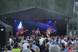Dire Straits Tribute spelar på UPPåNER-festivalen i Tibro 2016