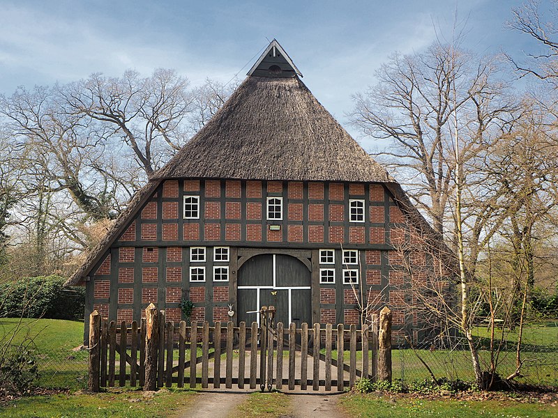 File:27801 Dötlingen Dorfring 35 Hallenhaus 20220412.jpg