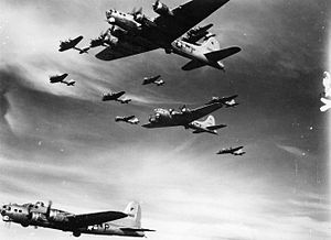 493d Bombardment Group B-17 Flying Fortress Formation.jpg